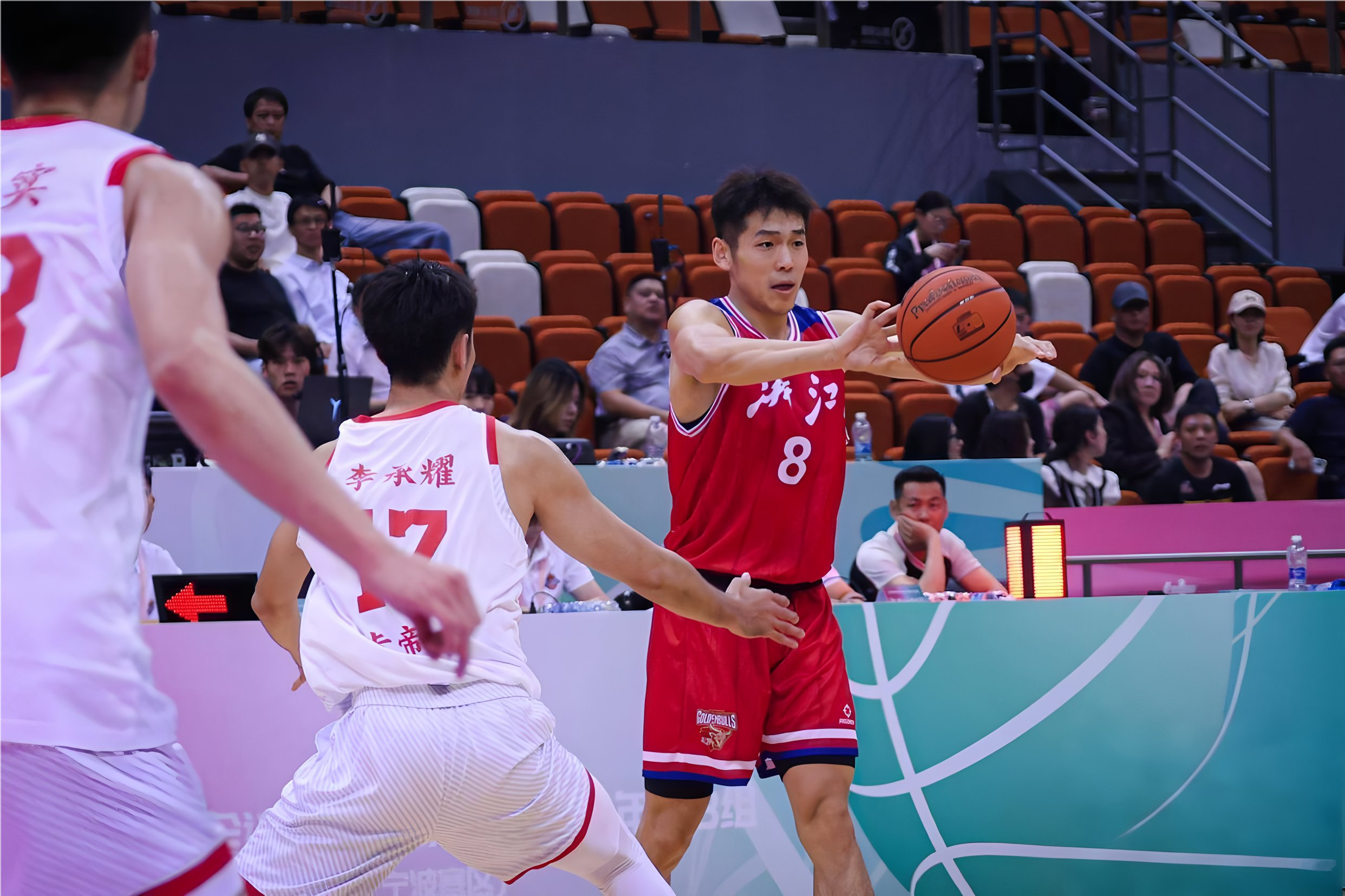  广州队或将解散球员 