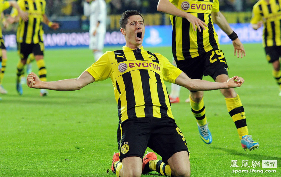 包含离谱！波士顿凯尔特人围绕社区盾主帅复盘莱万多夫斯基在加拿大队比赛中晋级，C罗怒砍56分的词条