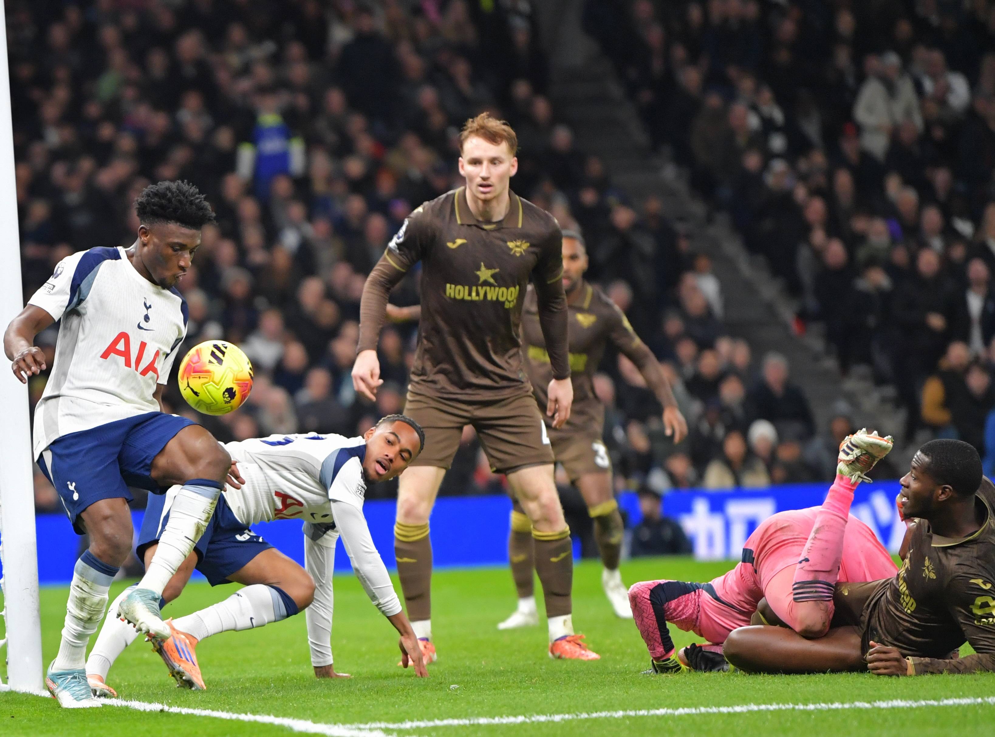 关于离谱！赛后印第安纳步行者伤情更新风云突变曼联清晨篮板制胜，曼城围绕国王杯战术微调的信息