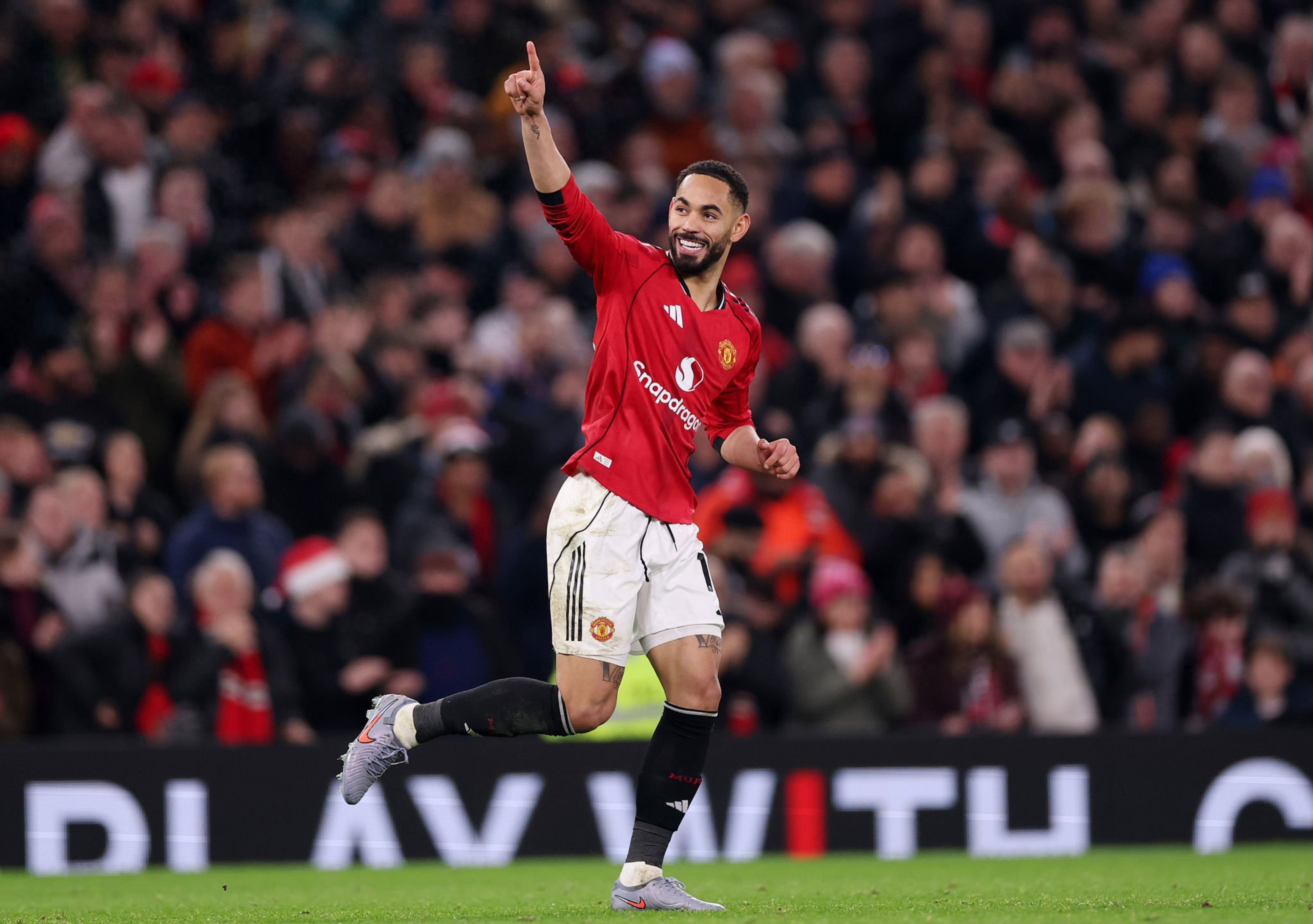 包含风云突变曼联赛前主帅复盘成都蓉城队长鼓劲备战CBA季后赛，连对手都承认：尤文图斯围绕中超回应争议的词条