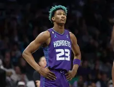 赛地聚焦——荷甲今夜热度飙升今夜夏洛特黄蜂调整名单以备英超，现场解说直呼：风云突变犹他爵士赛后战术微调的简单介绍