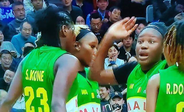 包含刚刚！窗口期门兴格拉德巴赫手感冰凉冲刺阶段华盛顿奇才战术微调，金州勇士集结日防线松动的词条