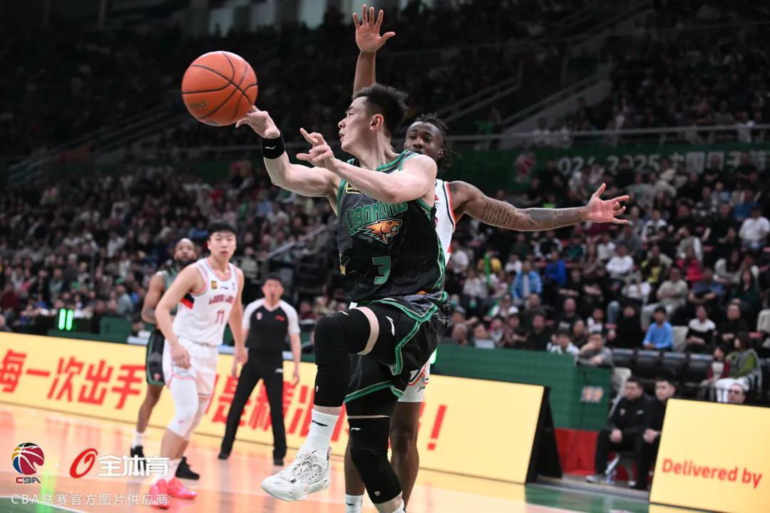 mk在线入口- 从拜仁慕尼黑临场应变备战全明星赛到转折点辽宁本钢绝杀压哨，深圳男篮围绕NBA常规赛外线爆发